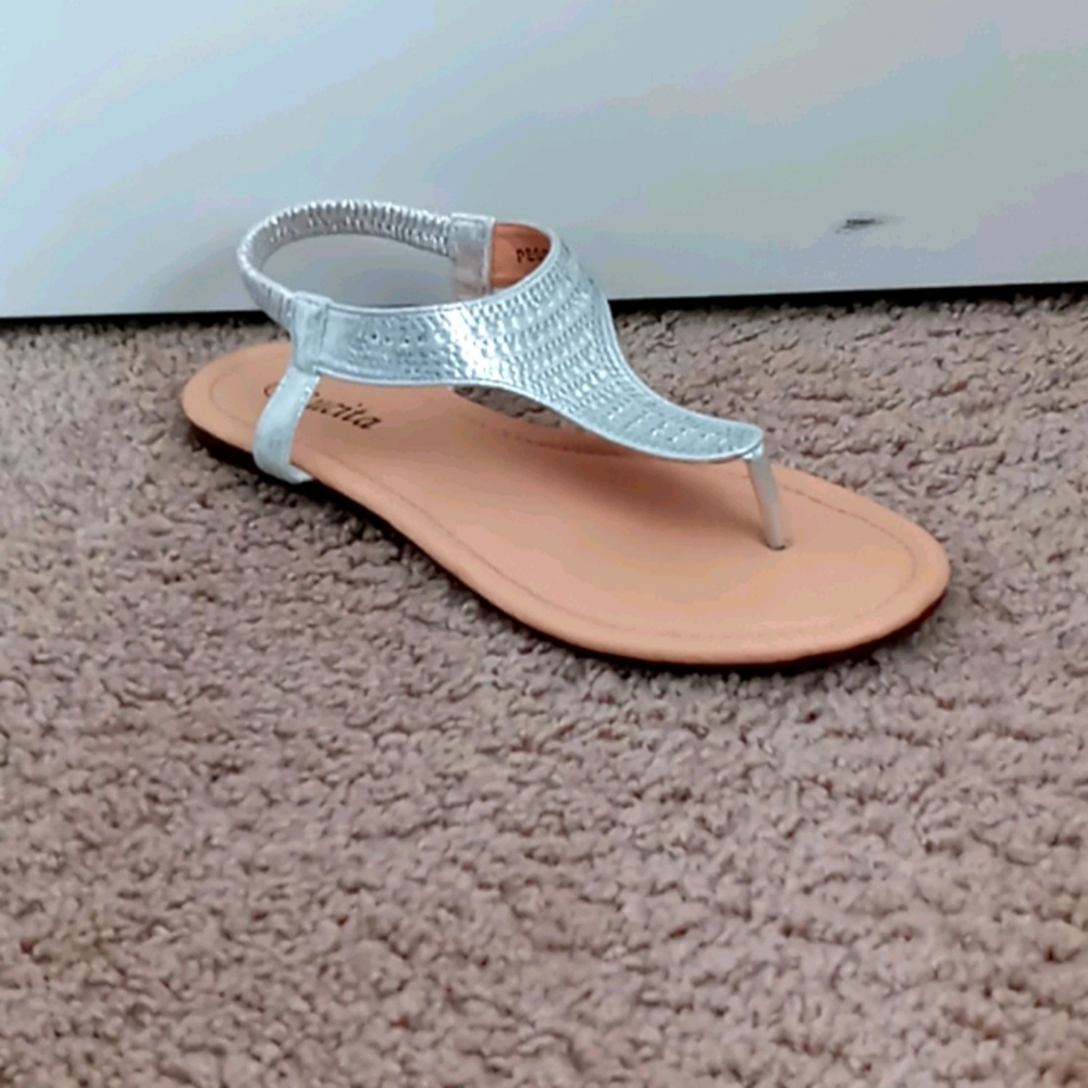 Sandals - Picture 3 of 3